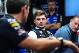 Harvick vergelijkt Verstappen met andere F1-legende: "Ik houd van zijn leiderschap"