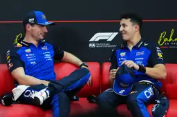 Commentatoren luisteren met verbazing naar Hadjar: "Een gat van vier tienden naar Verstappen"