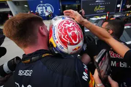 NB | "Dit laat zien hoeveel ontzag Mercedes voor Verstappen heeft"
