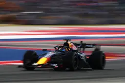 Brundle zag Verstappen plots weer ouderwets toeslaan: "Dit was Max op zijn best"