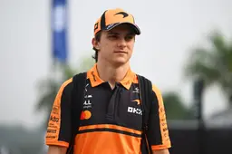 Piastri verbaast zich na loodzware race in Singapore: "Dit heb ik nog nooit meegemaakt"
