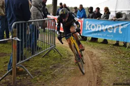 Hermans de betere van pechvogels Aerts en Pidcock bij Ethias cross Beringen