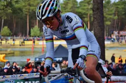 Cant boekt eerste seizoenszege in Waaslandcross, jonge Van Alphen tweede