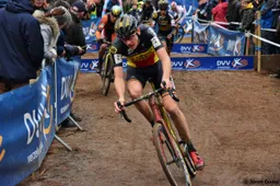 Aerts straalt: 'Idee dat ik Van der Poel kon kloppen deed me harder trappen'