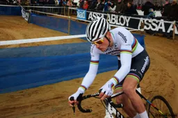 Van der Poel beste ooit? 'Van der Poel heeft alles, Nys had bijna alles'