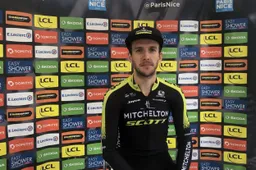 'Dappere' Yates geprezen: 'Hij is een geboren kampioen en kan de Tour winnen'