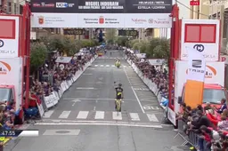 Hivert klopt Astana en soleert naar eerste seizoenszege in GP Miguel Indurain