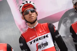 Mollema verliest en wint tijd: 'Ik had graag met die mannen mee gewild'