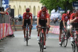 Giro-baas baalt van wegvallen Dumoulin en Bernal en verdedigt 'saai' parcours