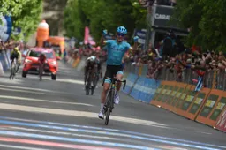 Bilbao wint spectaculaire zevende etappe in Giro en pakt met Formolo tijd terug