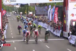 Prades wint Vuelta Aragon na val leider in slotetappe; etappe voor Pelucchi