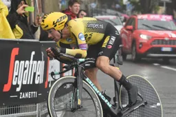 Roglic deelt enorme dreun uit aan concurrentie in Giro-tijdrit, Mollema uitstekend