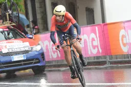 Nibali wil nog niet aan tweestrijd: 'Renners als Yates en Lopez moeten aanvallen'