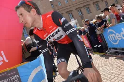 Mollema blijft voor klassement gaan: 'Meer renners zullen een slechte dag hebben'