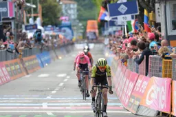 Yates teleurgesteld na Giro: 'Niet teleurstellend, meer hartverscheurend'