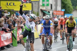 Boasson Hagen pakt eerste etappe Dauphiné, Van Aert knap naar derde plaats