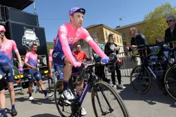 Etappe 2 Critérium du Dauphiné | Vliegles voor Woods, Fuglsang wordt verrast