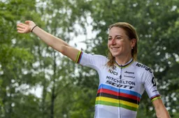 Van Vleuten moet tijdverlies accepteren: 'Moesten teamgenoten goed aanvoelen'