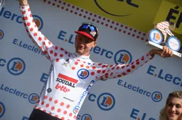 Ondertussen in het peloton | Wellens met schrik vrij, Van der Poel in het veld