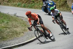 De Marchi furieus na 'zoveelste bijna-ongeluk': 'Ik haat je met heel mijn hart'