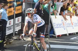 Archbold na extra blik van de jury winnaar in Tsjechië, Impey pakt leiderstrui