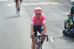 EF Pro Cycling met renners individueel in gesprek over loonsvermindering