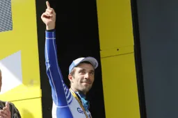 Column: Pechvogel, ongeluksdier, gebroken mens; kan Pinot in de Tour weer wielrenner worden?