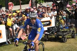 Viviani pakt recordzege: 'Record pakken in deze trui is de kers op de taart'