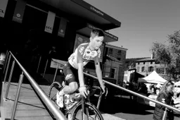 'Meest indrukwekkende minuut stilte ooit' voor Lambrecht voorafgaand aan EK