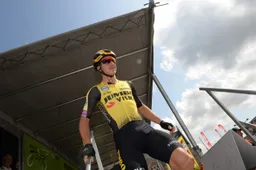 Groenewegen pakt derde rit in Tour of Britain, Van der Poel raakt trui kwijt