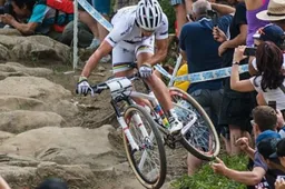 Schurter vol vertrouwen naar spelen: 'Parcours past beter bij mij dan bij Van der Poel'