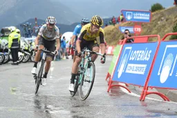 Jumbo-Visma bromt na valpartij Roglic: 'Dat is niet oké en mag niet gebeuren'