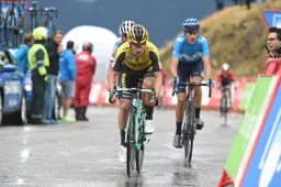 Beelden gevaarlijke afdaling grindstrook Vuelta duiken op; Plugge niet blij