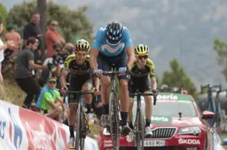 Nabeschouwing: Van der Poel als kopman en 'weerzinwekkende' actie Movistar