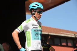 Lopez houdt moed en doet belofte: 'We zullen de zwakke plek van Roglic vinden'