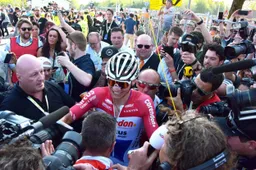 Topfavoriet Van der Poel blikt vooruit op 'lastigste race uit zijn loopbaan'