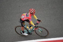 Jumbo-Visma dolblij: 'Roglic gunde deze etappe aan Pogacar, dat zie ik graag'