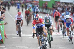 Wiggins ziet oplossing voor crashes zoals die van Jakobsen: 'Atletiekbanen'