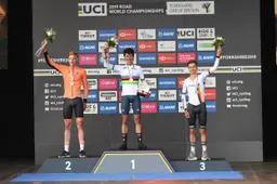 Leijnse verovert zilver op tijdrit junioren achter ontketende pechvogel Tiberi