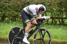 Dennis walst concurrentie plat op WK tijdrijden, Evenepoel pakt knap zilver