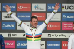 Pedersen was eigenlijk lokaas: 'Valgren en Fuglsang volgden Van der Poel niet'