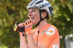 Van Vleuten onbewust Europees kampioen: 'Wilde dat anderen zouden winnen'