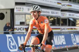 Van Vleuten test haar flexibiliteit in coronatijd: 'Gemotiveerd blijven'