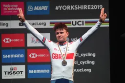 Pidcock: 'Denk niet dat ik Van der Poel kan kloppen, maar podium WK mogelijk'