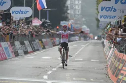 Mollema mag rugnummer 1 opspelden: 'Gemotiveerd om wederom te winnen'