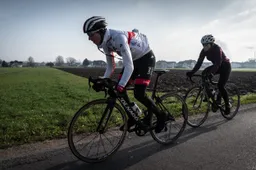 Interview | Pogacar over zijn aanval met Roglic, bescheiden ambities en UAE