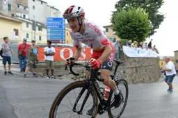 Broertje Viviani zegeviert bij profdebuut voor Cofidis in Gabon