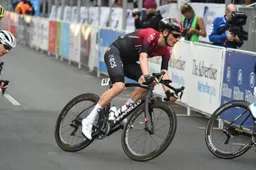 Van Baarle verwacht dat Froome blijft: 'Dat is wat hij tegen ons zegt'