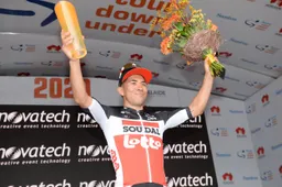 Ewan troeft Bennett af met knappe timing in eerste etappe Wallonië