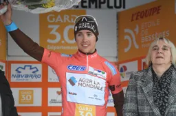 Bettiol knalt naar winst in slottijdrit Bessèges; Cosnefroy houdt stand